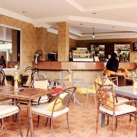Room In Lodge - The Chelsea Hotel Abuja Exterior foto